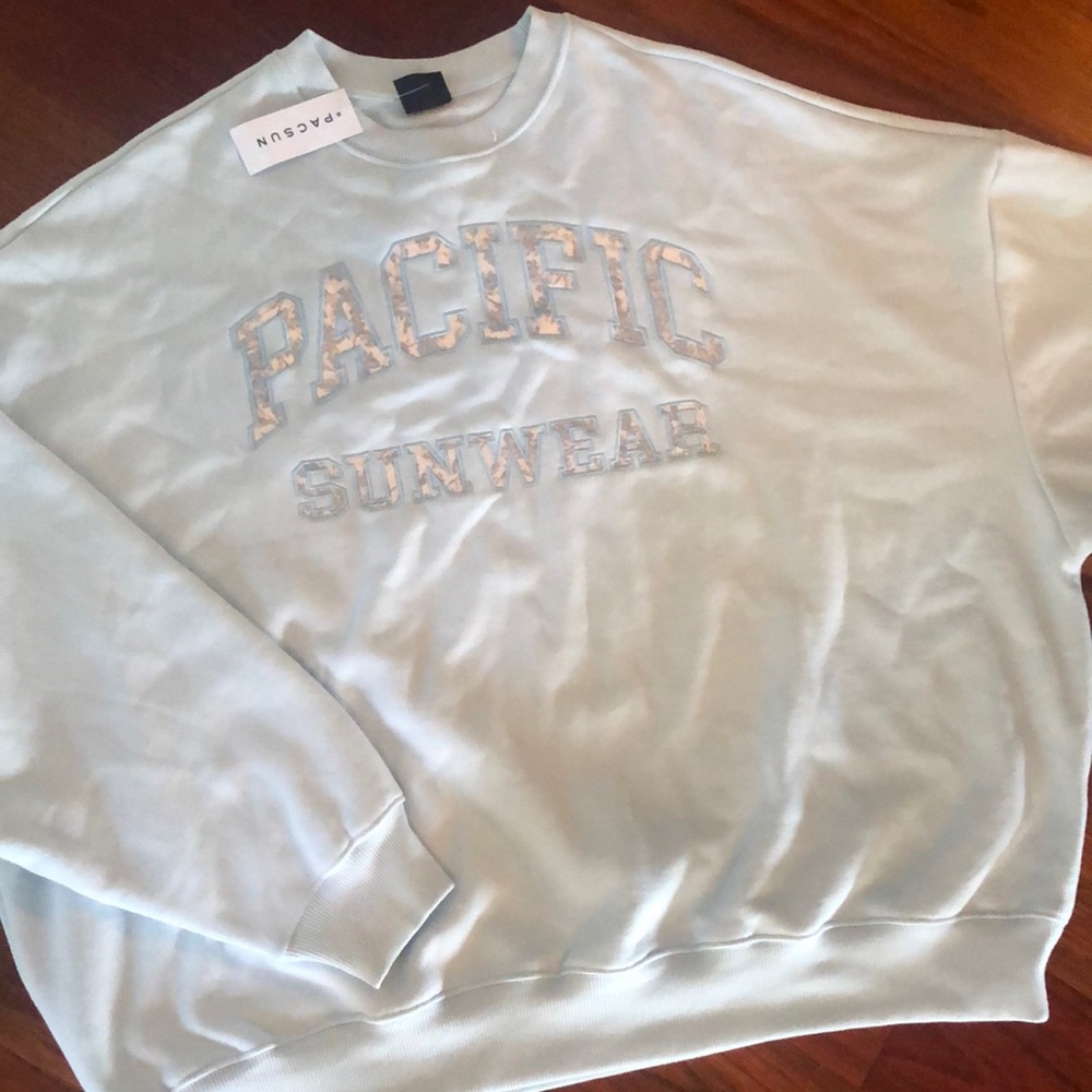 Light blue brand new pacific sun wear crew neck sweatshirt
